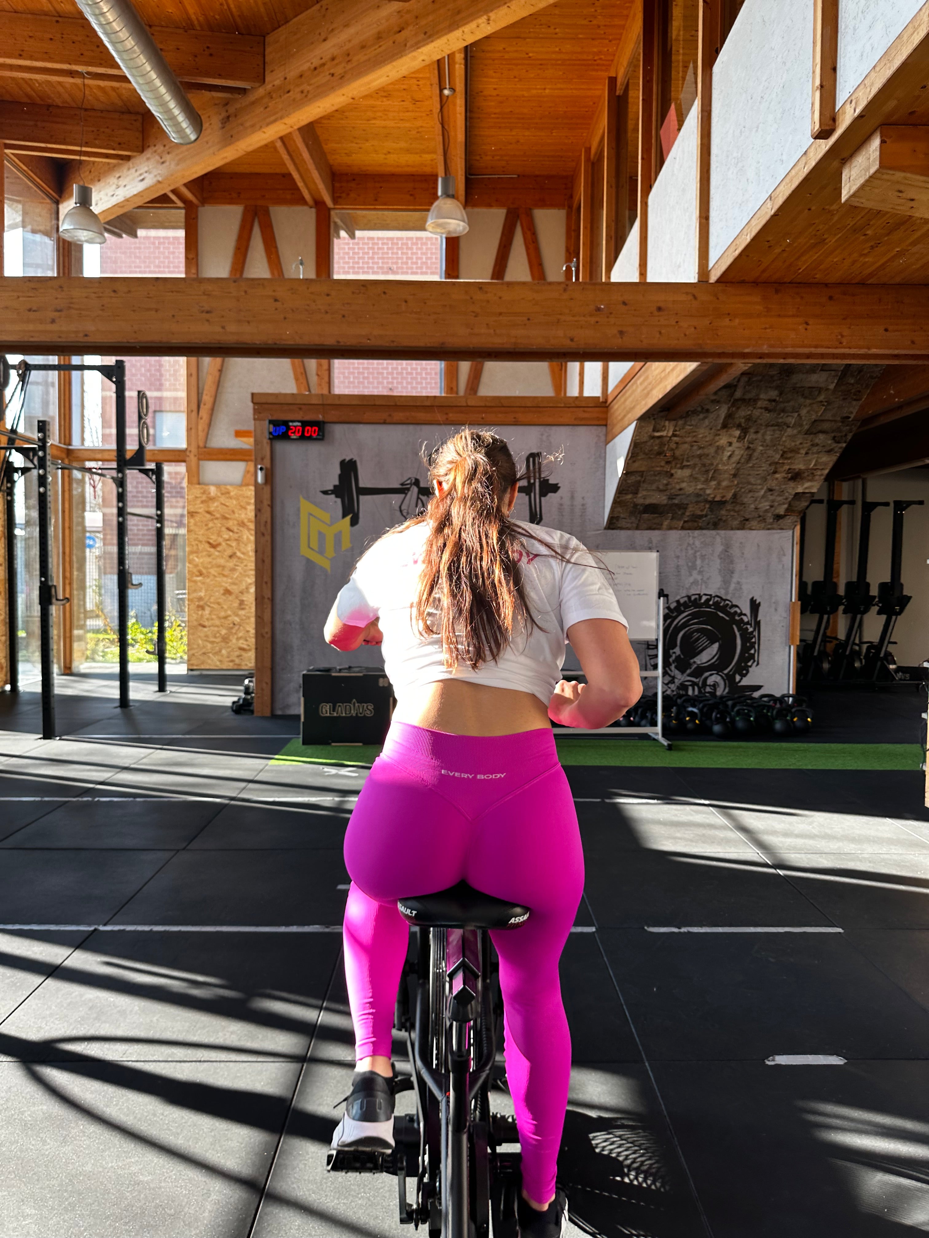 PERFORMANCE LEGGINGS — POWERHOUSE FUCHSIA